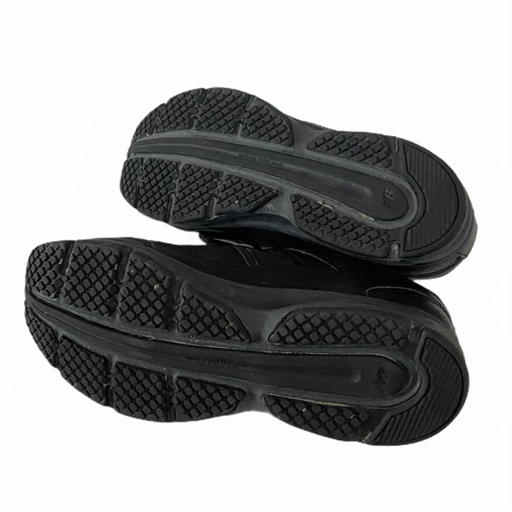 new balance black walking shoes